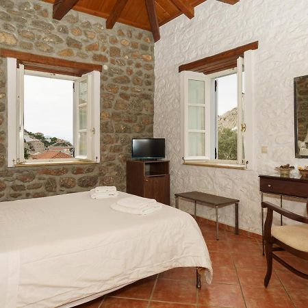 Nereids Guesthouse İdra Dış mekan fotoğraf